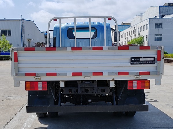 YTQ1042DEEV343 燕台牌143马力单桥纯电动4.2米纯电动载货汽车图片
