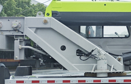 中聯(lián)牌ZLJ5130JQZ10V汽車起重機(jī)公告圖片