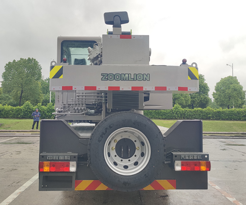 中聯(lián)牌ZLJ5130JQZ10V汽車起重機(jī)公告圖片