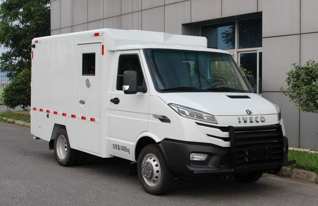 宝龙牌TBL5041XYC-AM3防弹运钞车