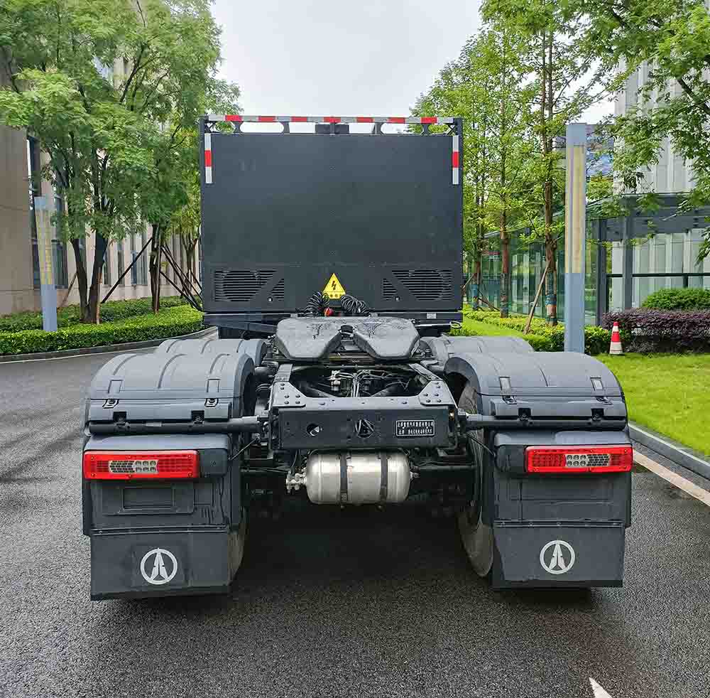 ND4250BBXJ7Z12BEV 北奔牌490马力后双桥,后八轮纯电动换电式纯电动牵引汽车图片