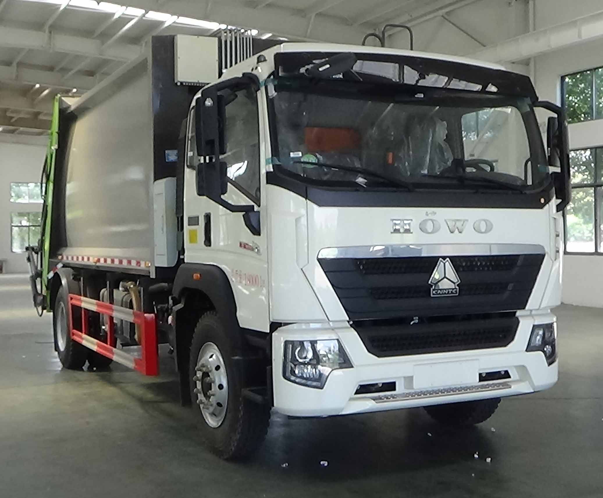 程力威牌CLW5188ZYS6WL压缩式垃圾车公告图片
