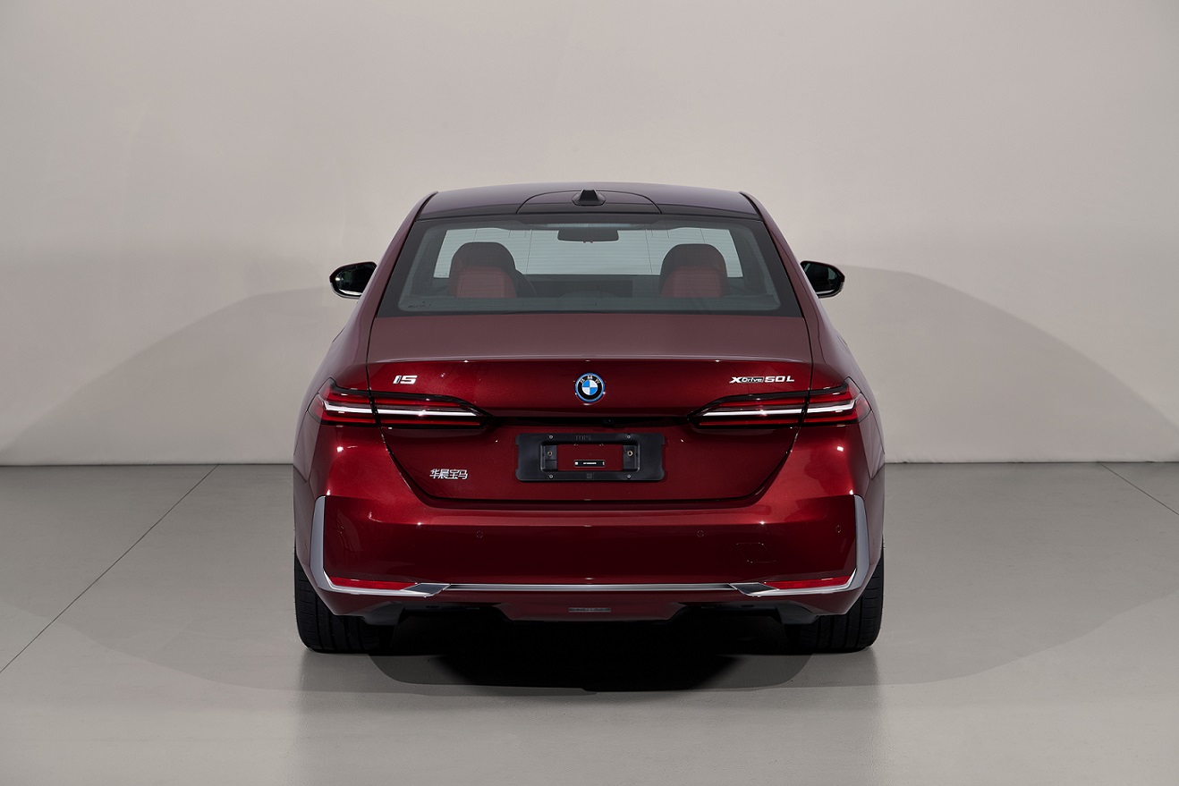 宝马牌BMW7001BXEV纯电动轿车公告图片