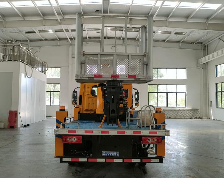 程力牌CL5040XJX6AJB抽油機(jī)檢修車公告圖片