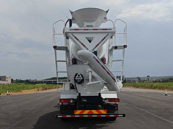 歐曼牌BJ5311GJBEVGRF-12純電動混凝土攪拌運輸車公告圖片