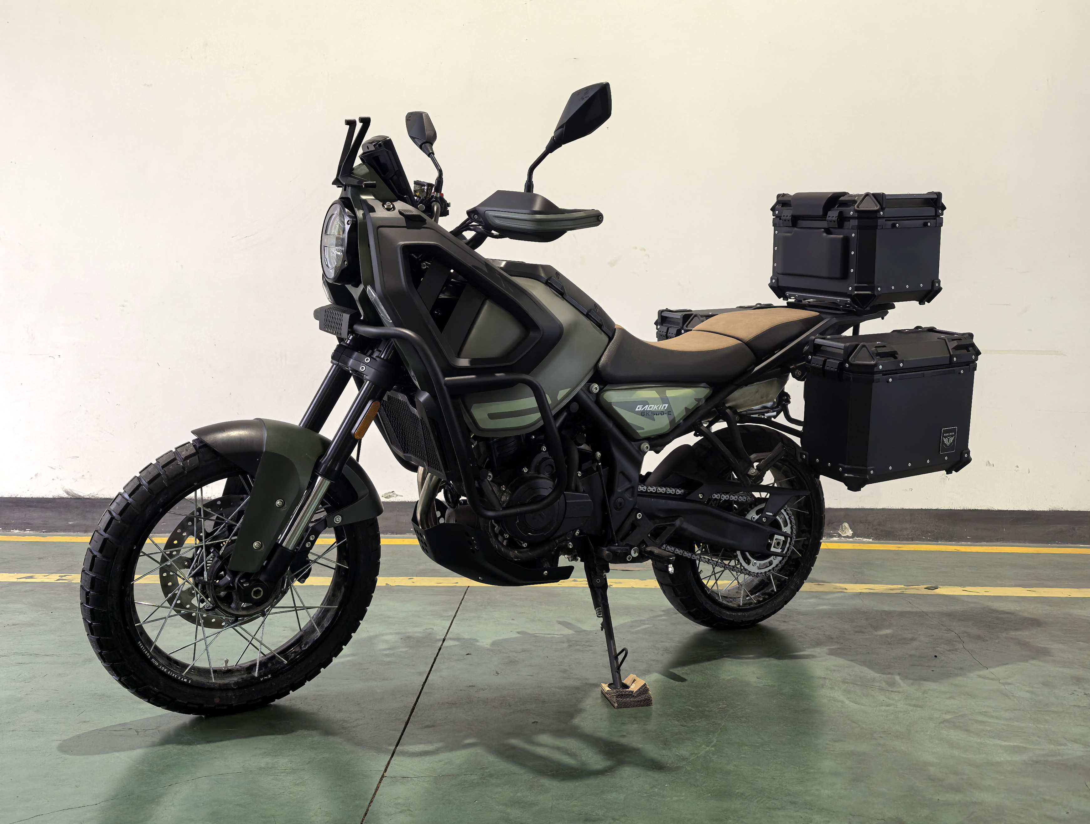 GK500-E 渝科高金牌486CC汽油前盘式后盘式两轮摩托车图片