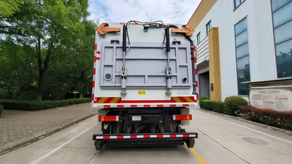 达刚牌DGL5180TSL-126扫路车公告图片