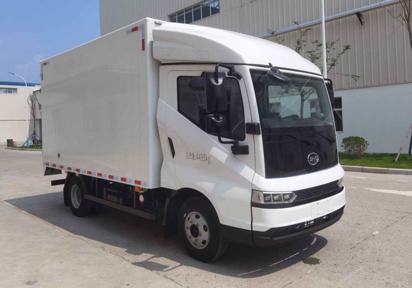 比亞迪牌BYD5040XXYHEV41插電式增程混合動力廂式運輸車公告圖片