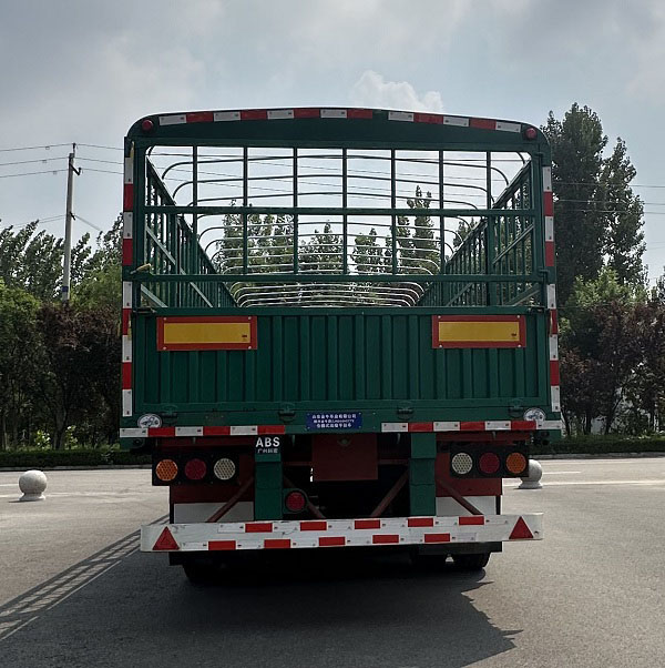 麟州金牛牌ZJN9400CCYE仓栅式运输半挂车公告图片
