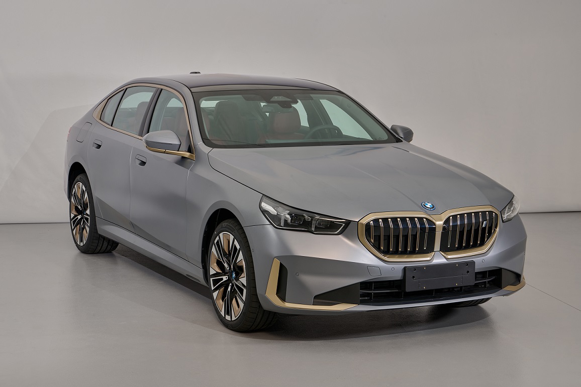 宝马牌BMW7001AXEV纯电动轿车图片
