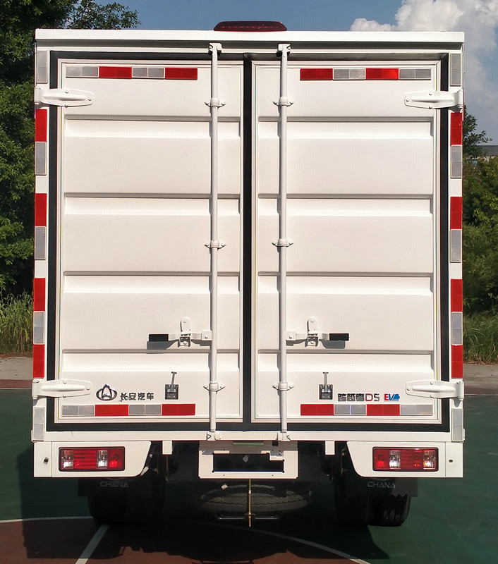 長(zhǎng)安牌CKS5032XXYD5FD61BEV純電動(dòng)廂式運(yùn)輸車公告圖片