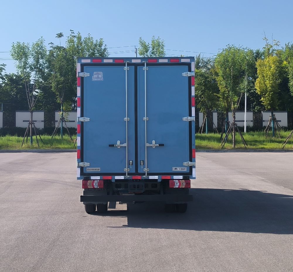 宇通牌ZKH5046XXYBEV5純電動廂式運輸車公告圖片