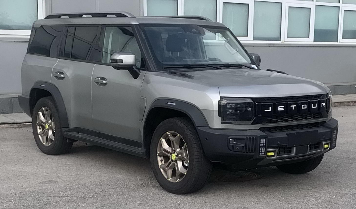 捷途牌5米7座多用途乘用车(SQR6500T1JCBG)