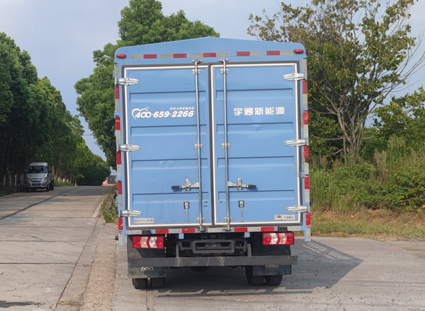 宇通牌ZKH5045CCYBEV254纯电动仓栅式运输车公告图片
