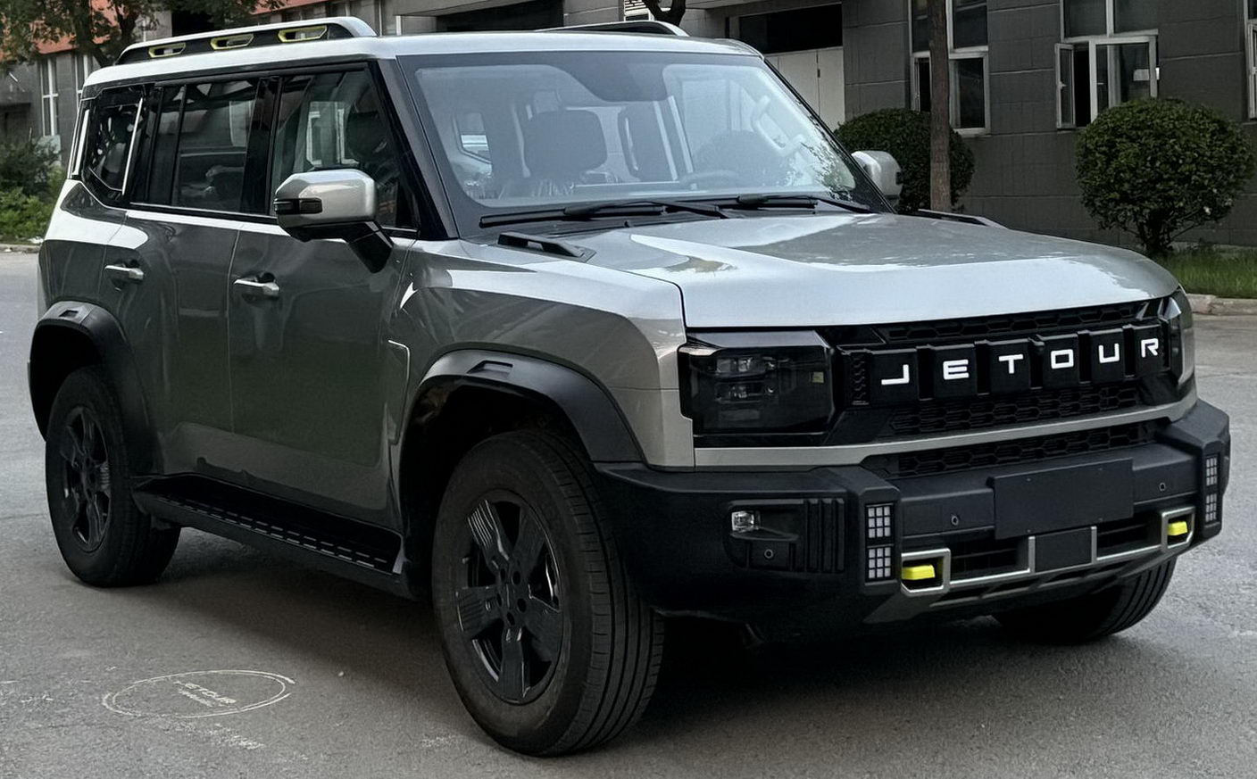 捷途牌4.8米5座多用途乘用车(SQR6480T1JTBD)