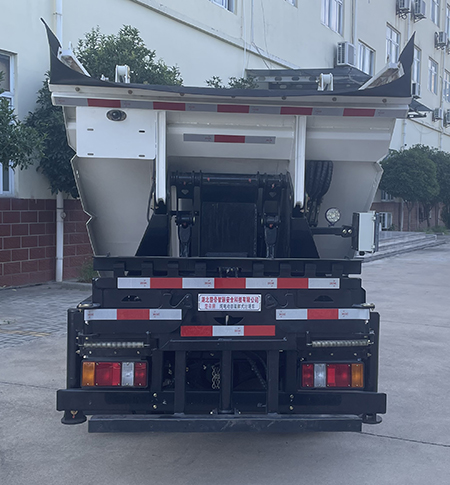 楚帝牌DCD5040ZZZBEV純電動自裝卸式垃圾車公告圖片