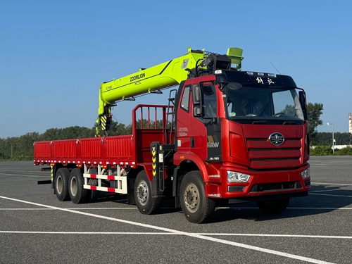 解放牌CA5312JSQP62K1L6T4E6隨車(chē)起重運(yùn)輸車(chē)公告圖片