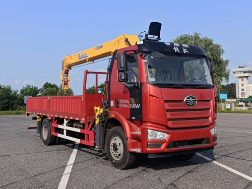 解放牌CA5182JSQP62K1L2A1E6隨車起重運(yùn)輸車公告圖片