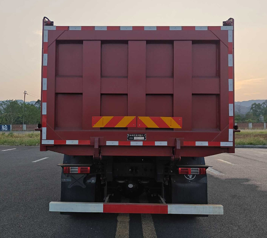 BJ3311Y6GAM-05 欧曼牌480马力前四后八柴油7.8米国六自卸汽车图片
