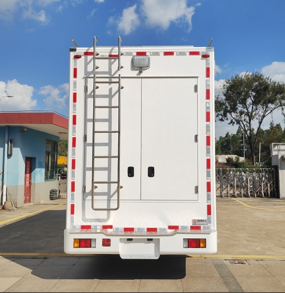 百焰牌JZH5090XTX通信車公告圖片