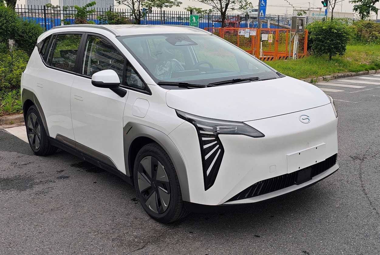 埃安牌4.5米5座纯电动多用途乘用车(AHC6450BEVD1T)