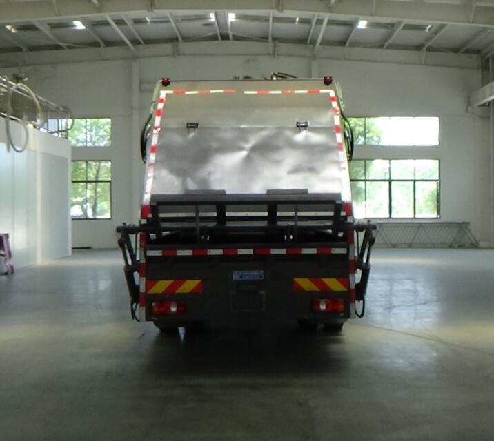 程力威牌CLW5189ZYS6WL壓縮式垃圾車公告圖片