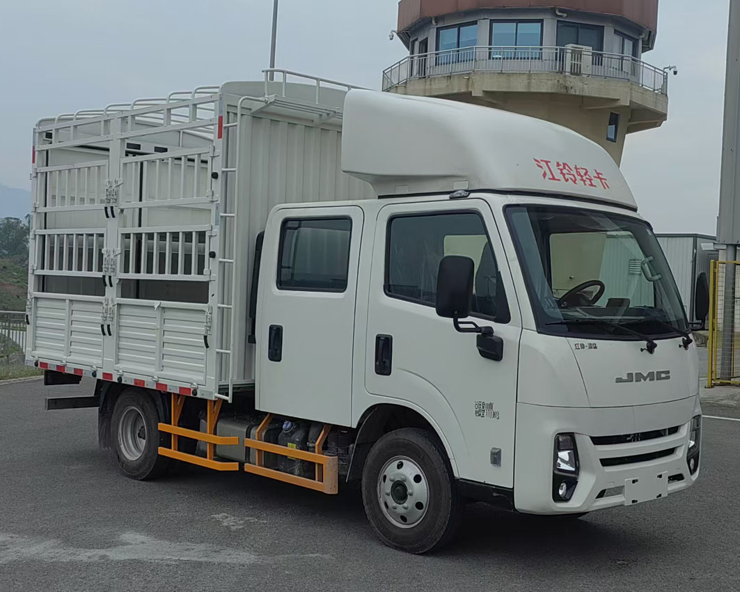 江鈴牌JX5041CCYTSCK26倉(cāng)柵式運(yùn)輸車公告圖片