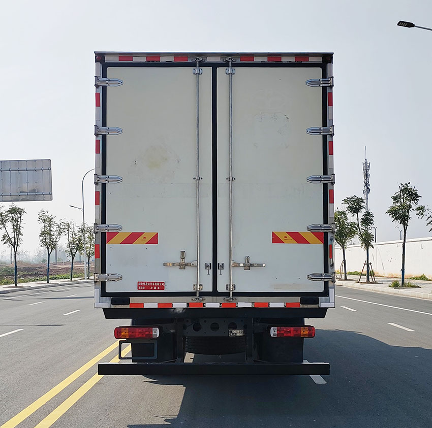 布隆牌LLL5180XLCZZ6冷藏車公告圖片