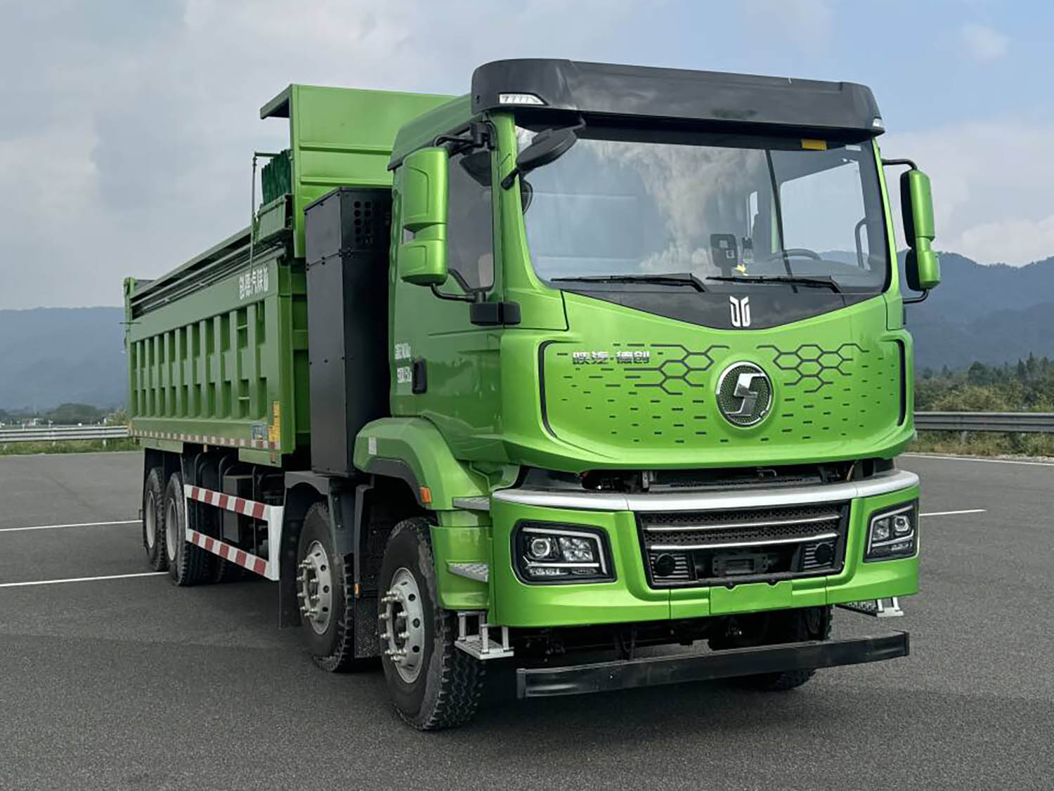 陕汽牌SX3317MF506XBEV5纯电动自卸汽车图片