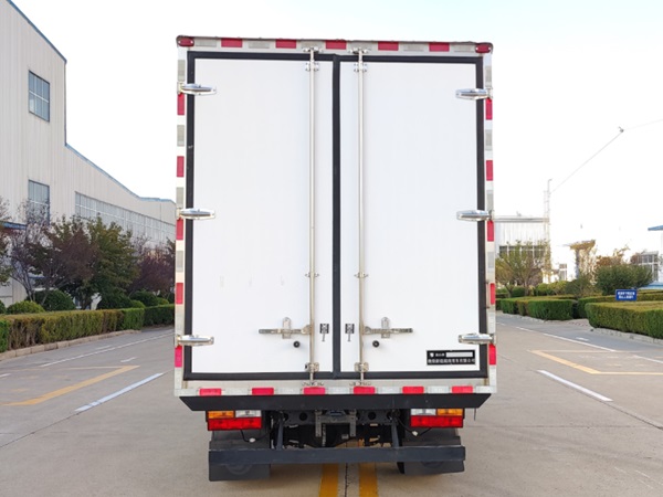 燕臺牌YTQ5042XLCDEEV343純電動冷藏車公告圖片