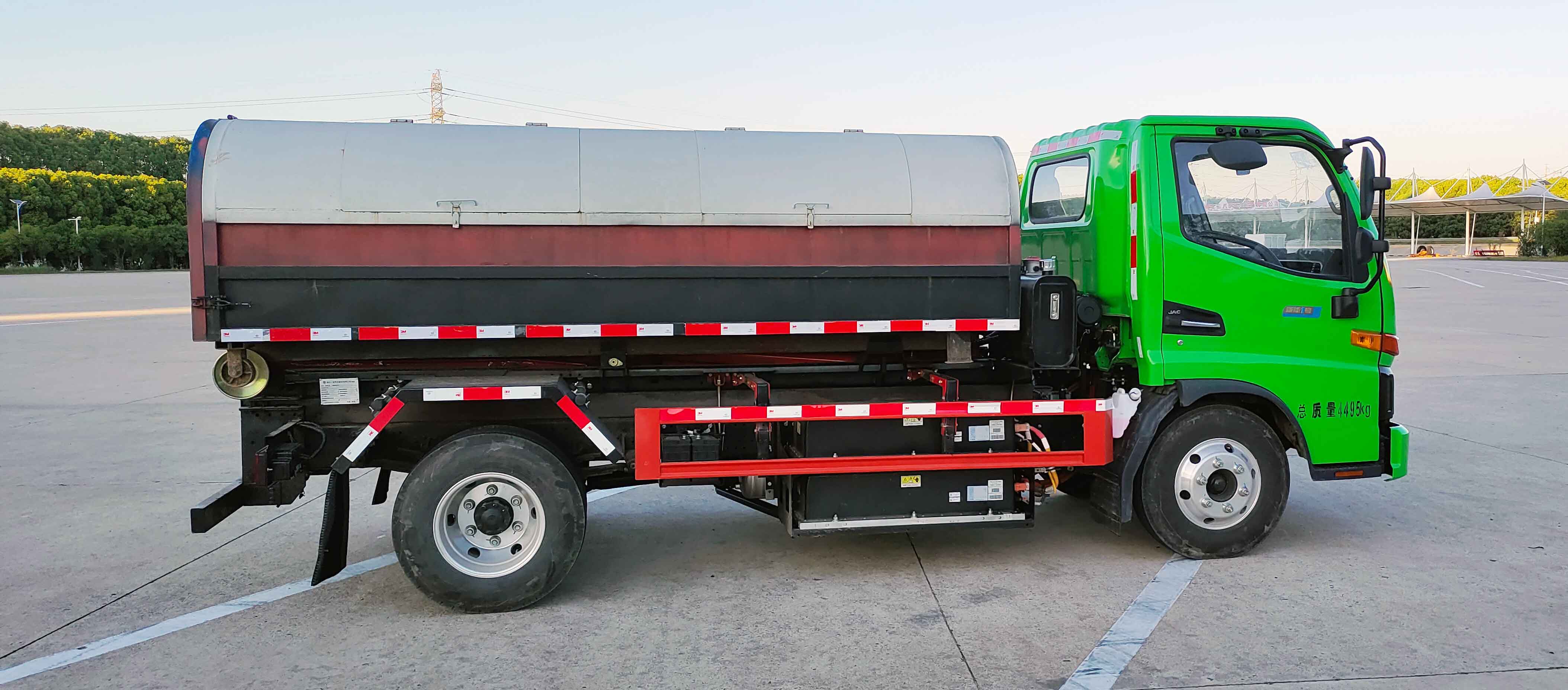 專致牌YZZ5040ZXXSKBEV純電動車廂可卸式垃圾車公告圖片