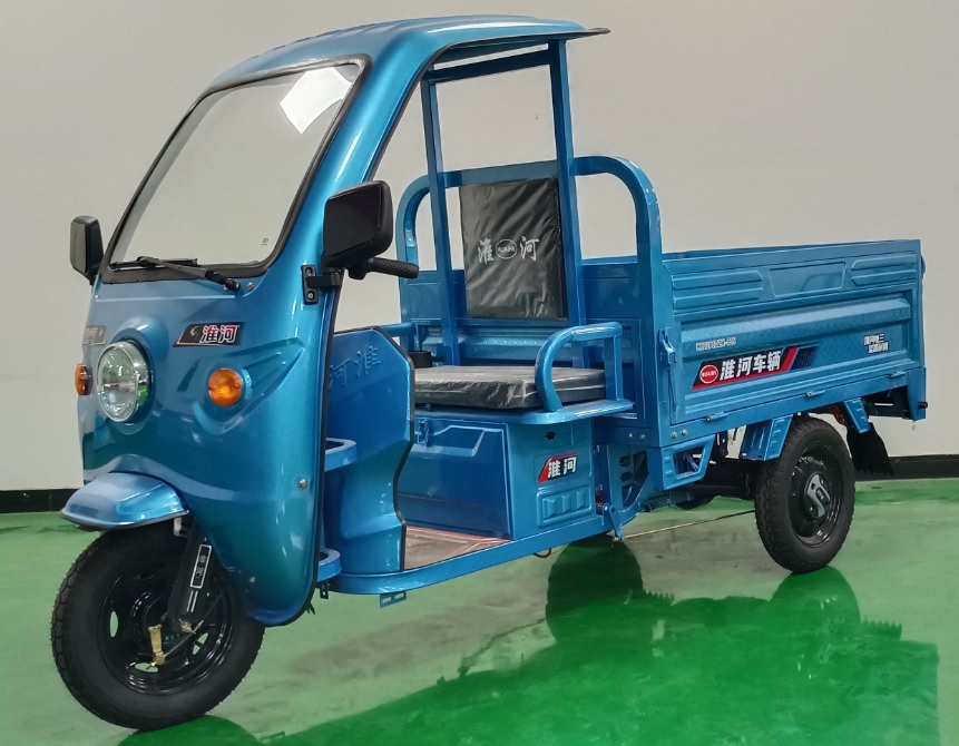 电动正三轮摩托车