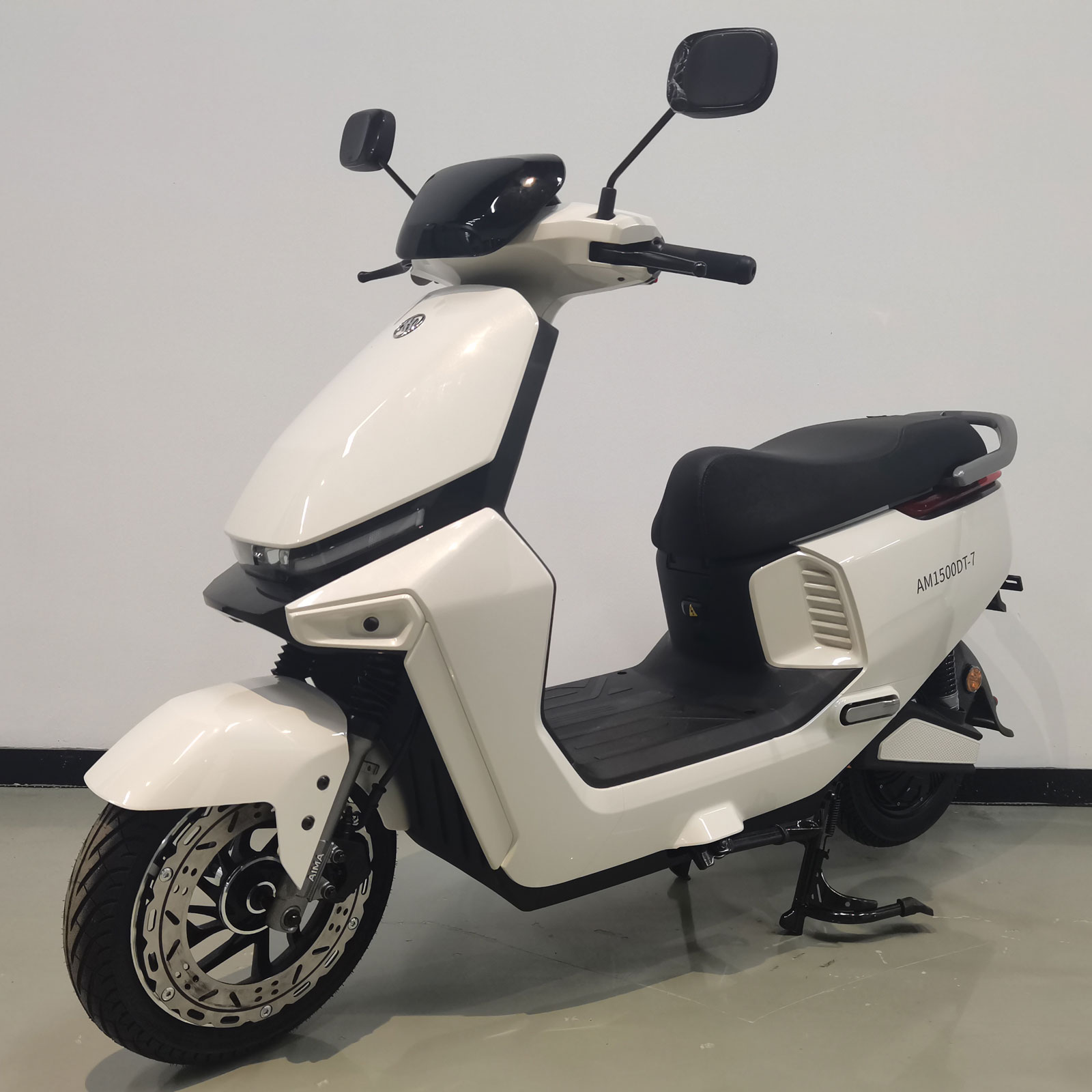 电动两轮摩托车