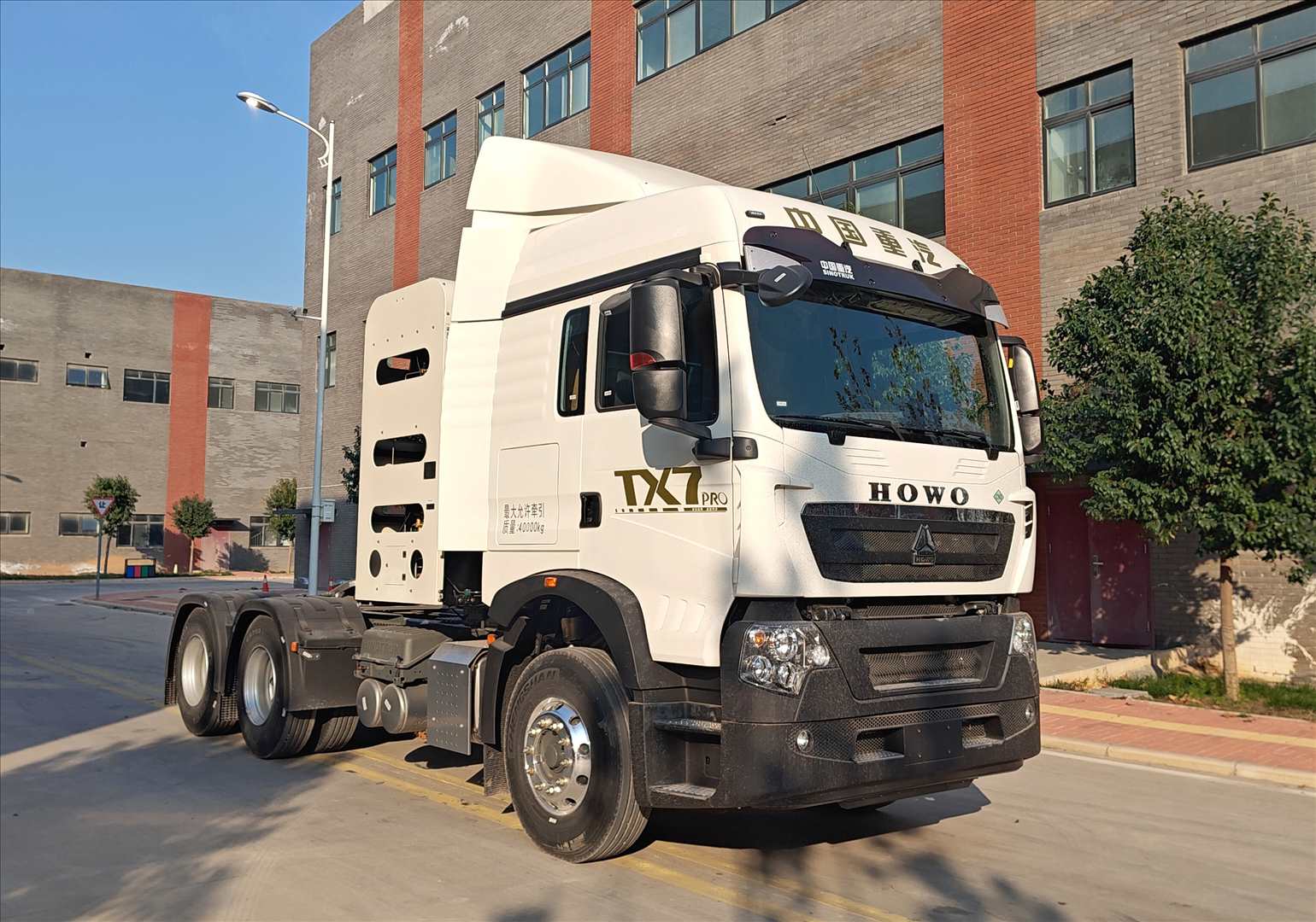 豪沃牌 480马力 牵引汽车(ZZ4257W384GF1CB)