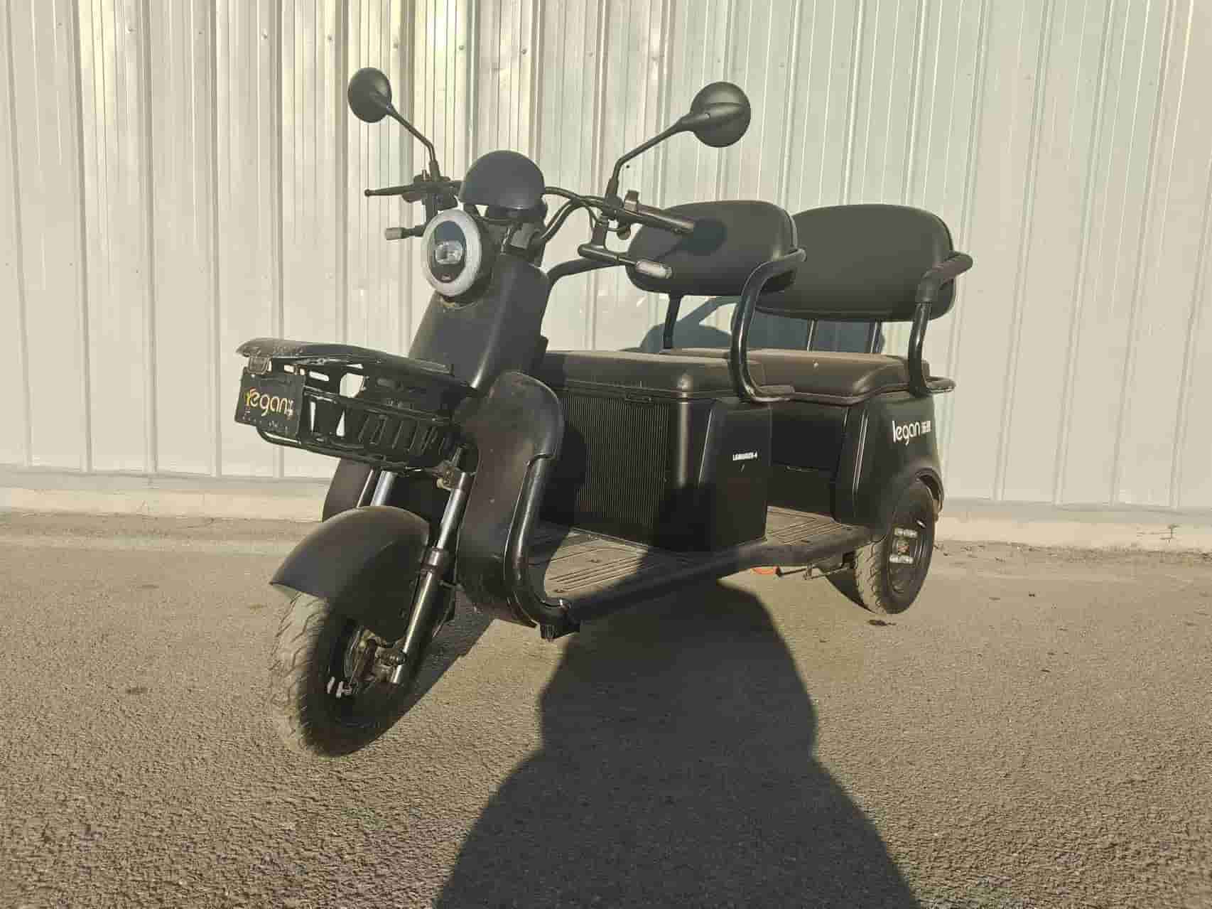 电动正三轮摩托车