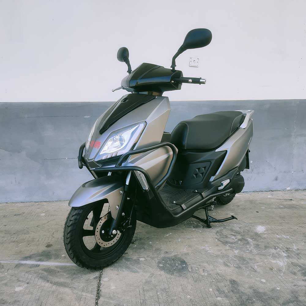 两轮摩托车