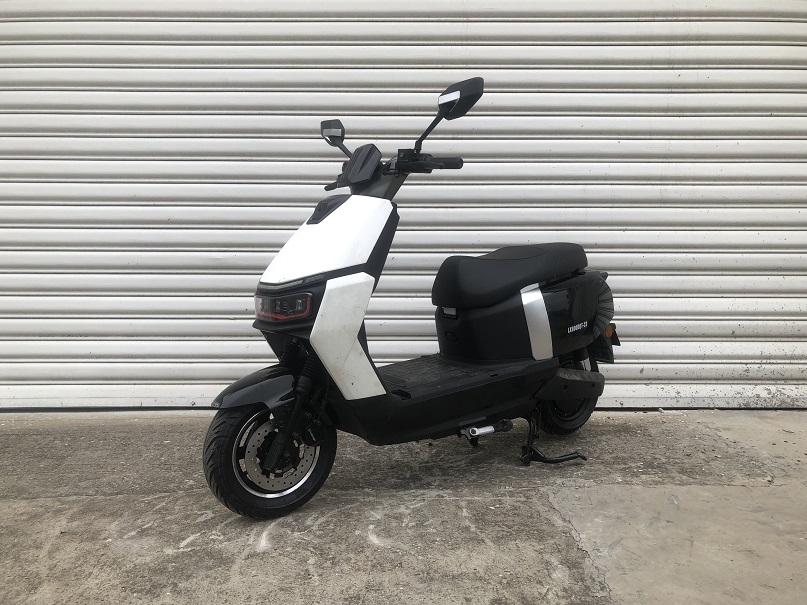 LX800DQT-23 乐行电车牌纯电动前盘式后盘式电动两轮轻便摩托车图片
