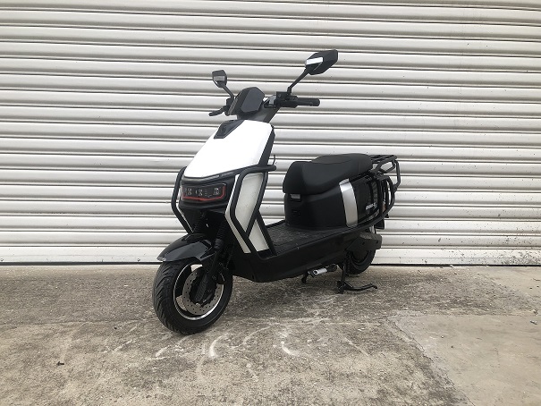 LX800DQT-23 乐行电车牌纯电动前盘式后盘式电动两轮轻便摩托车图片