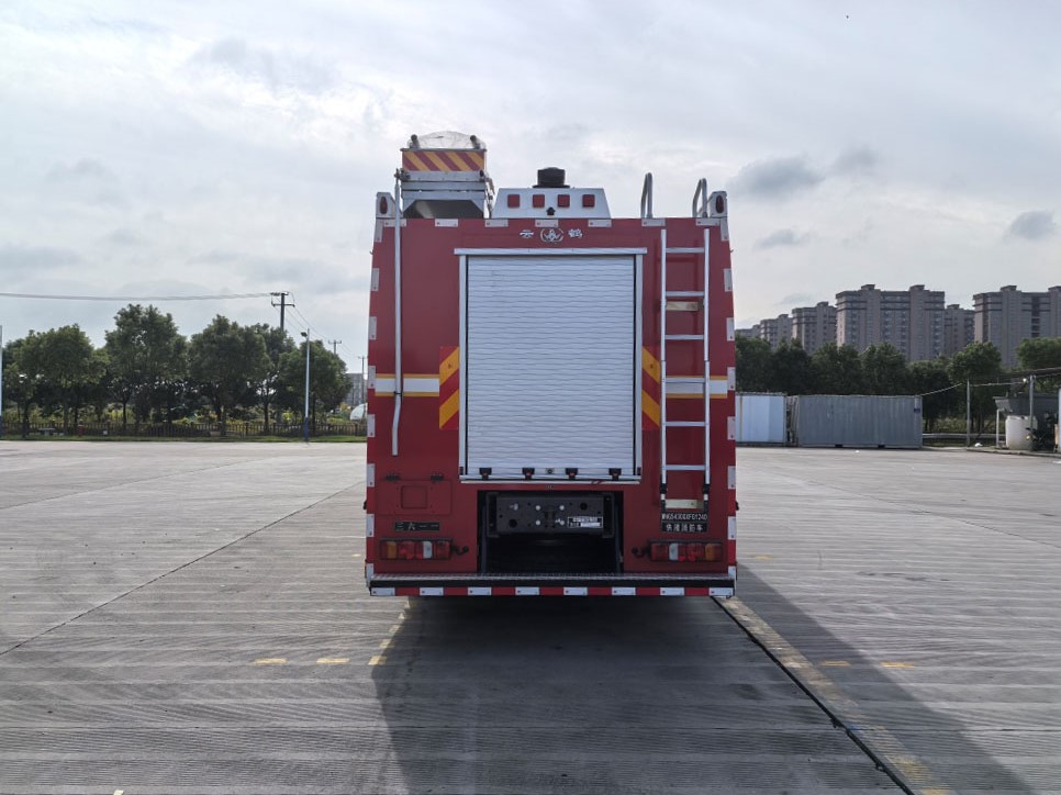 云鶴牌WHG5430GXFGY240供液消防車公告圖片