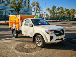 爆破器材运输车