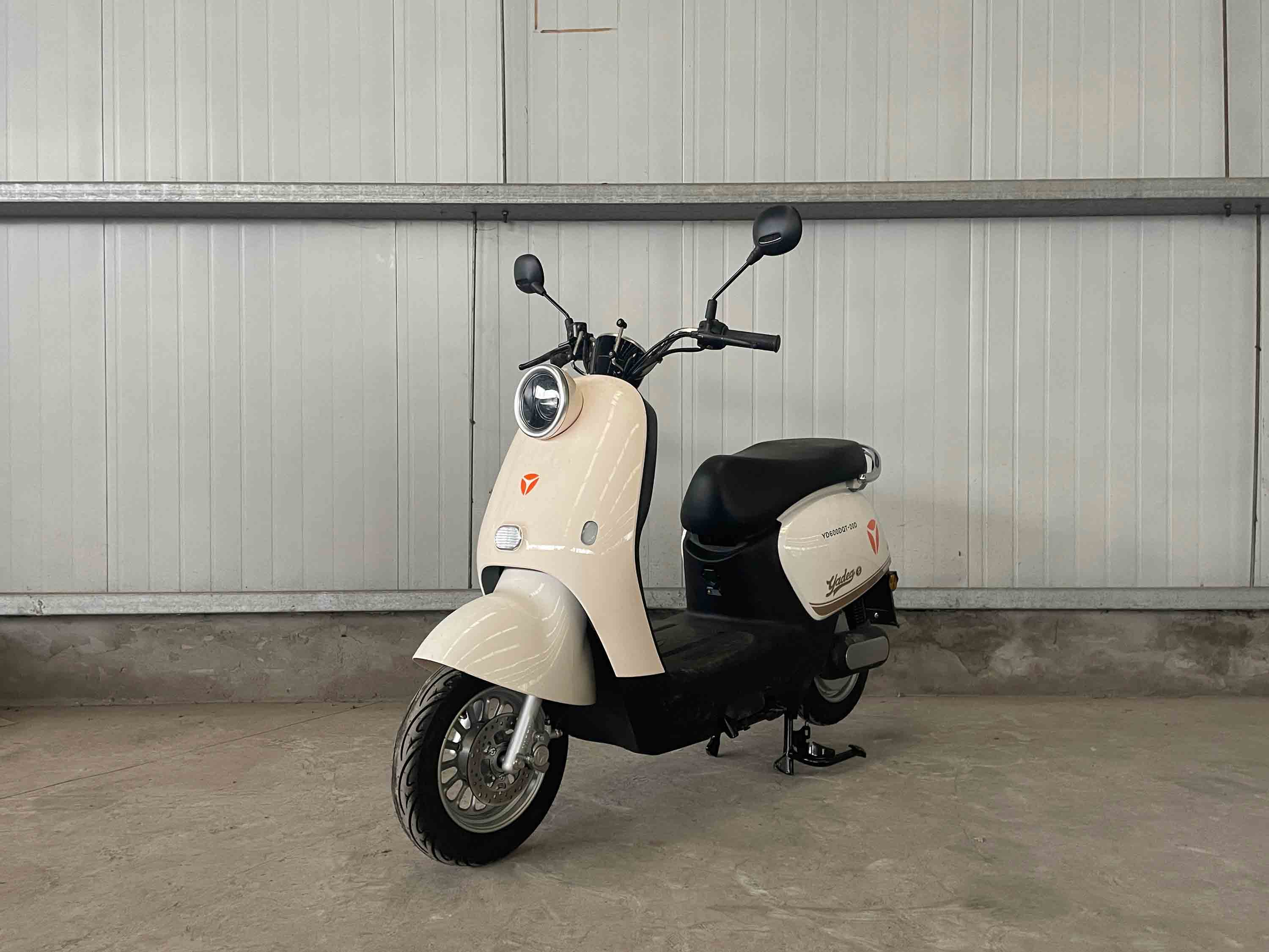电动两轮轻便摩托车