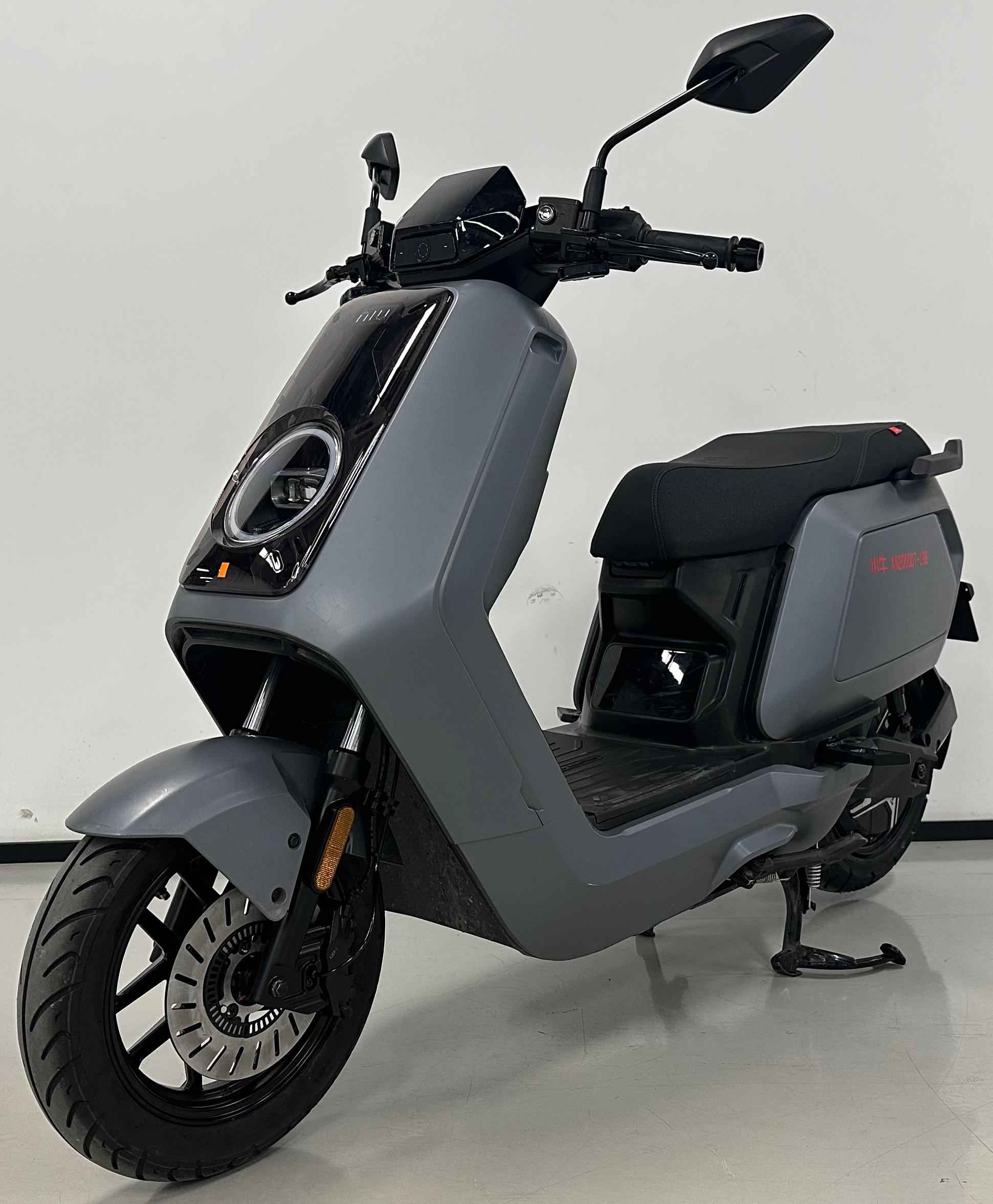 电动两轮摩托车
