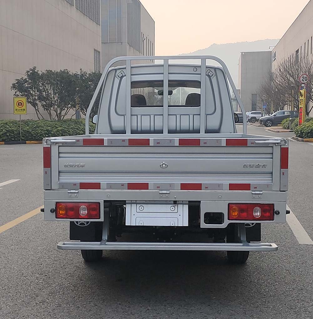 SC1028SAAD6 长安牌116马力单桥汽油2.5米国六载货汽车图片