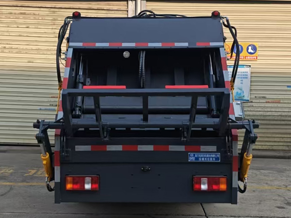 程力威牌CLW5042ZYSBHE壓縮式垃圾車公告圖片