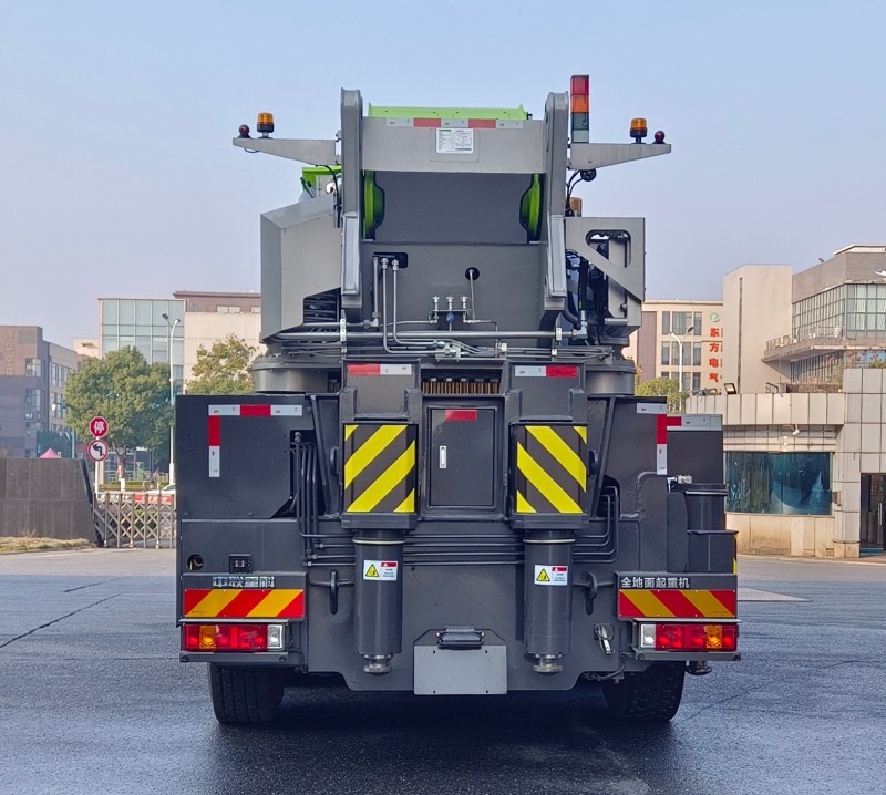 中联牌ZLJ5600JQZ12000V全地面起重机公告图片