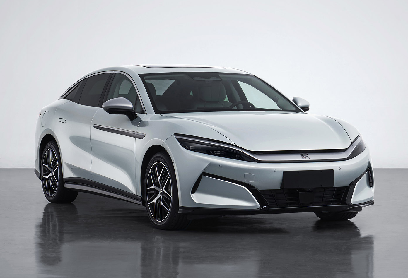 比亚迪牌BYD7152ACHEV3型插电式混合动力轿车