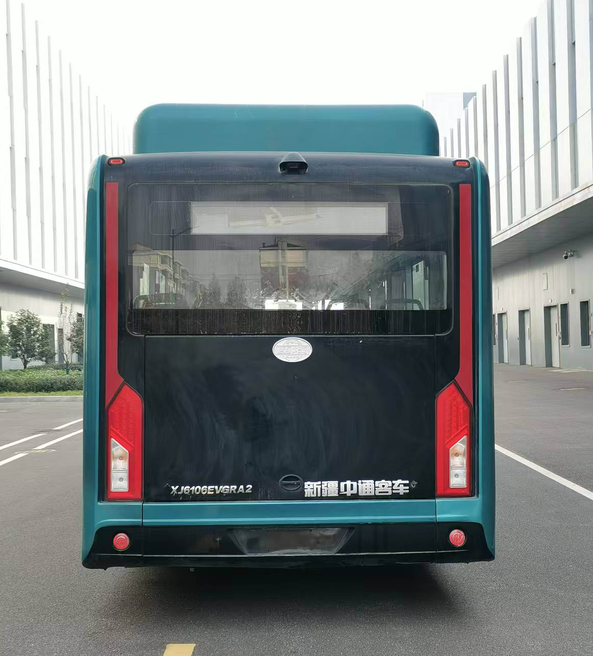 西域牌XJ6106EVGRA2纯电动低入口城市客车公告图片