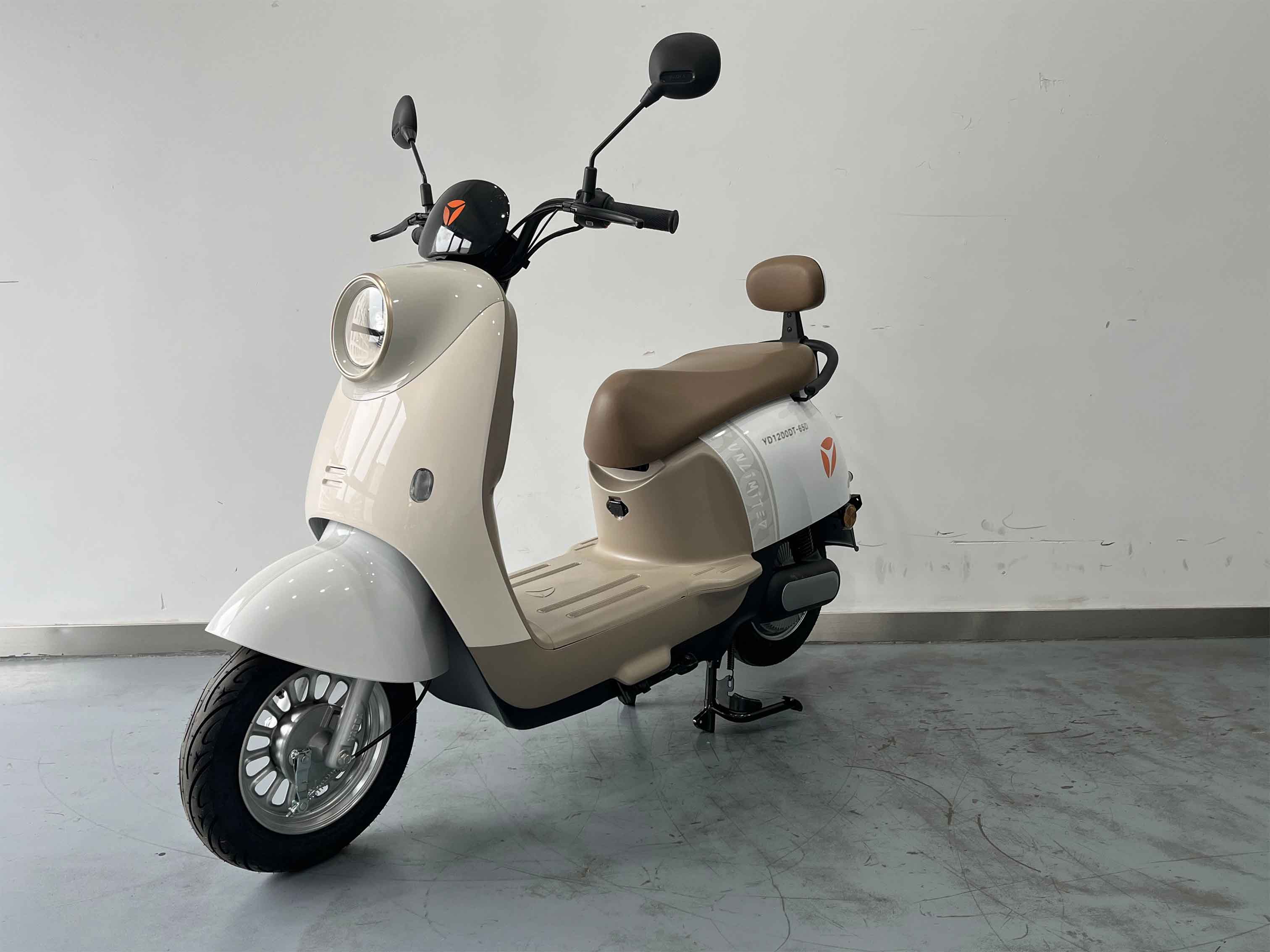 电动两轮摩托车