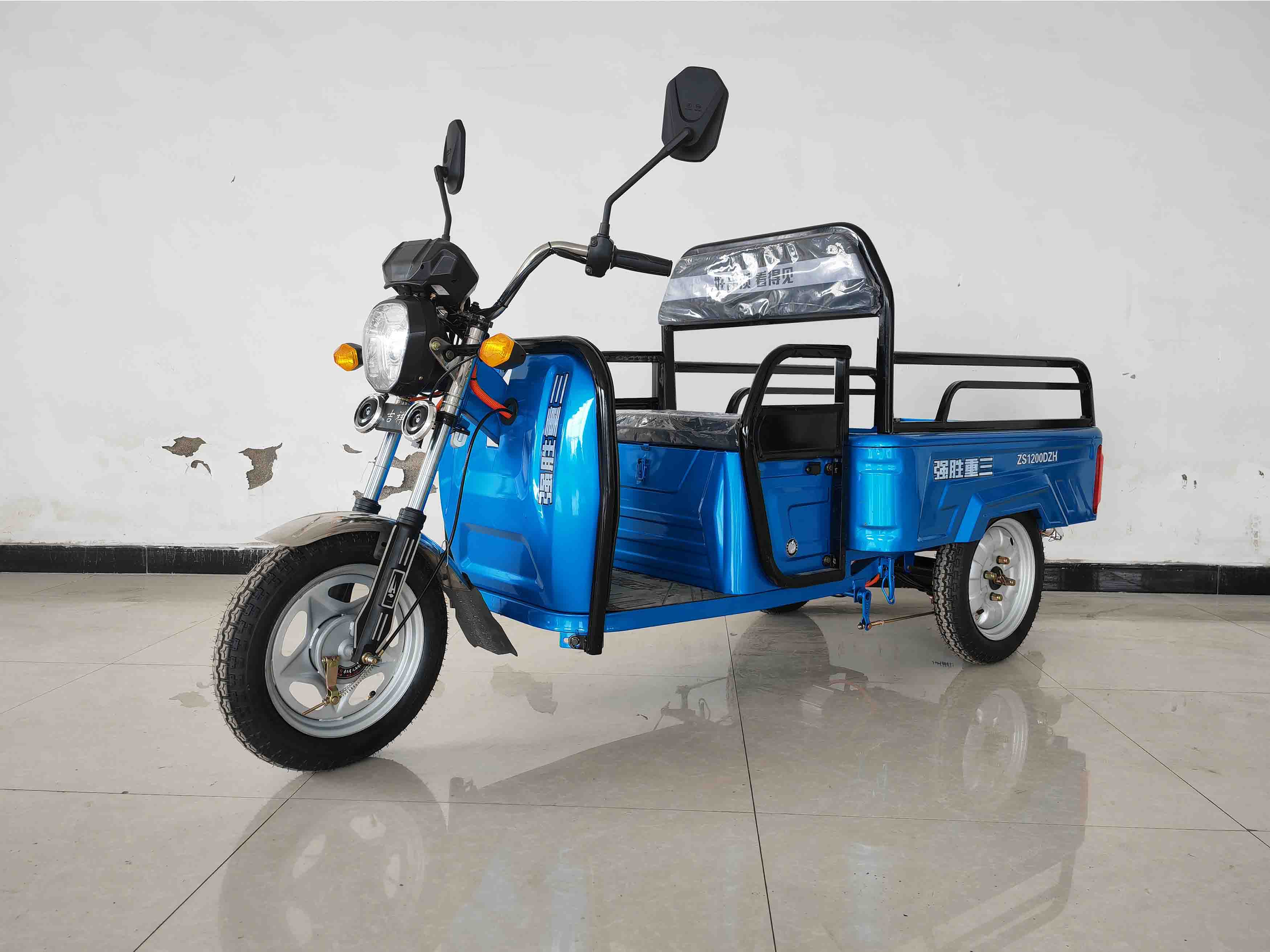 电动正三轮摩托车