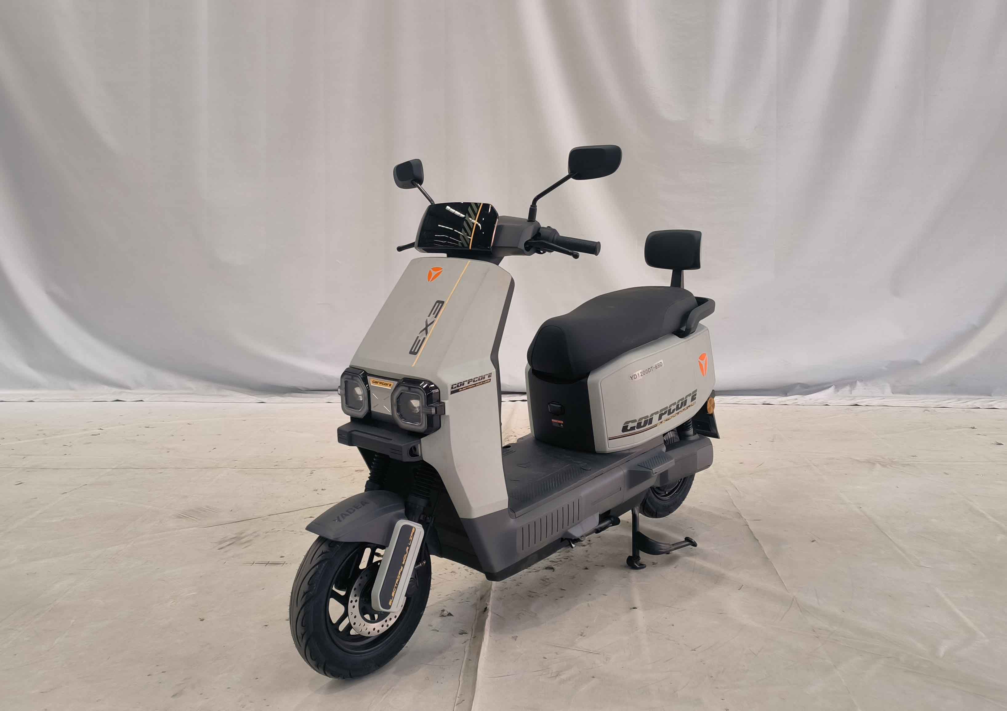 电动两轮摩托车